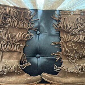 Minnetonka 5 layer fringe boots